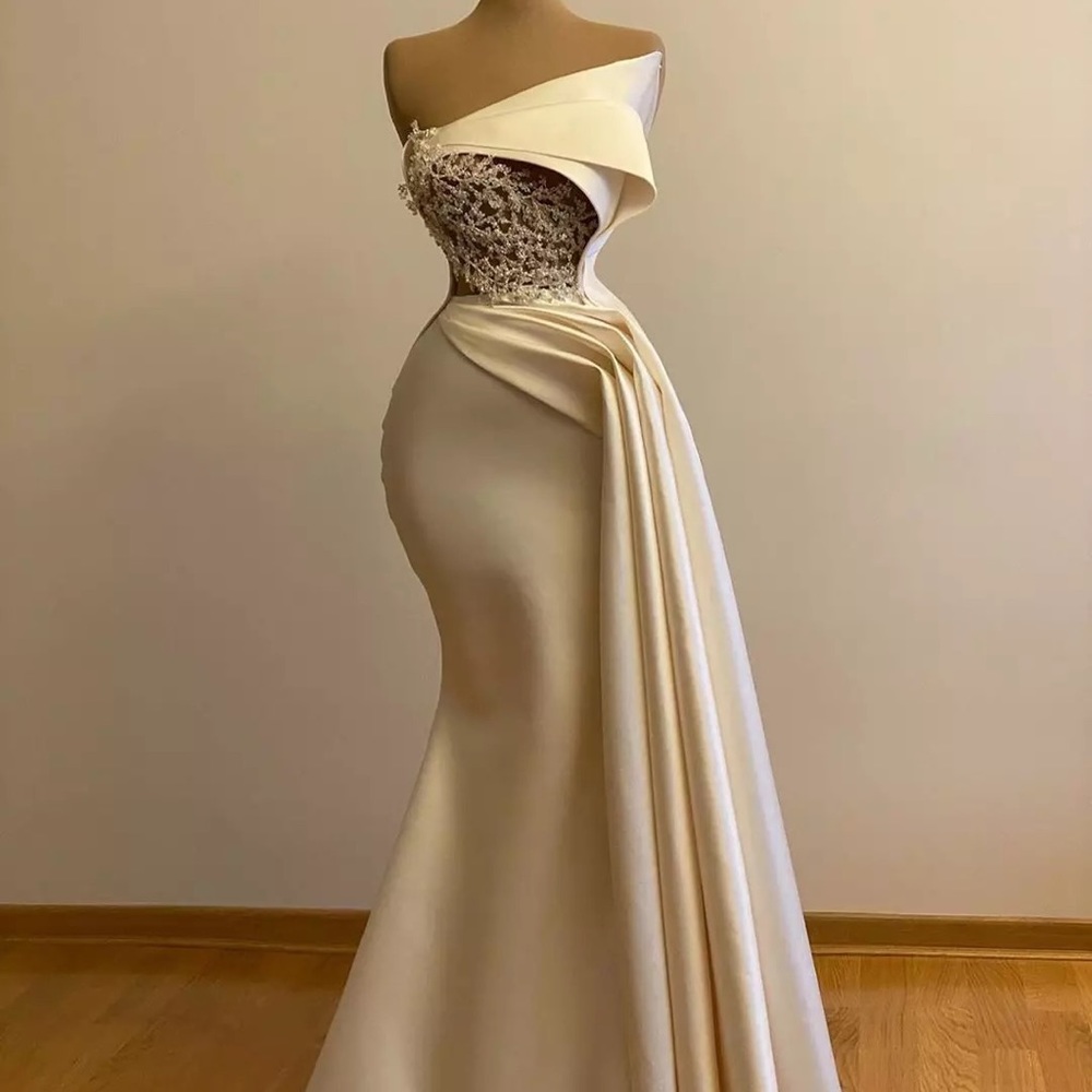 Dress - Picture 2 of 2